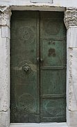 Bronzetr am Mausoleum des Bohemund in Canosa di Puglia (Foto: Judith Utz, mit freundlicher Genehmigung der Pfarrgemeinschaft San Sabino, Canosa di Puglia)